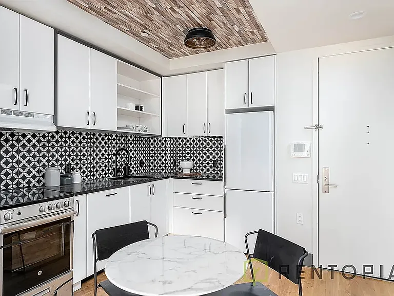 338 Evergreen Ave #209N — Photo 4