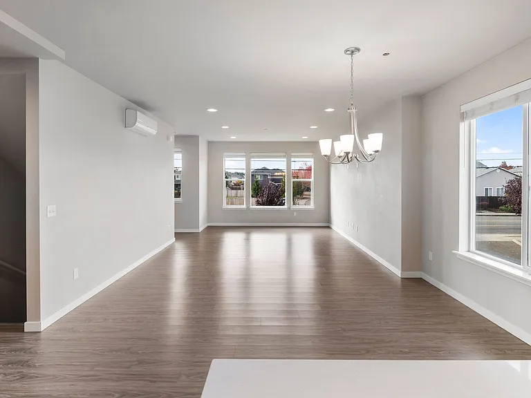 Rainier View Court Townhomes — Photo 38