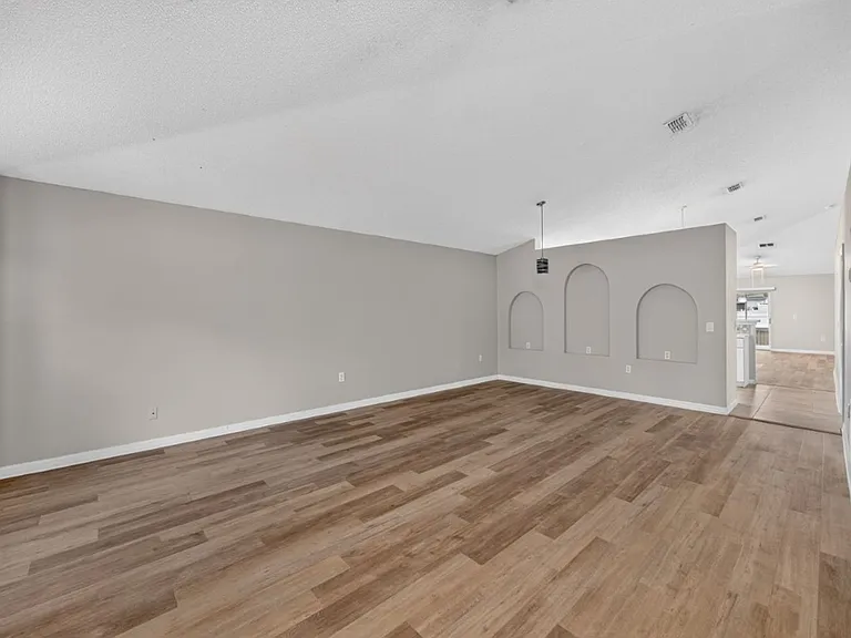 1845 Saga Ct — Photo 5