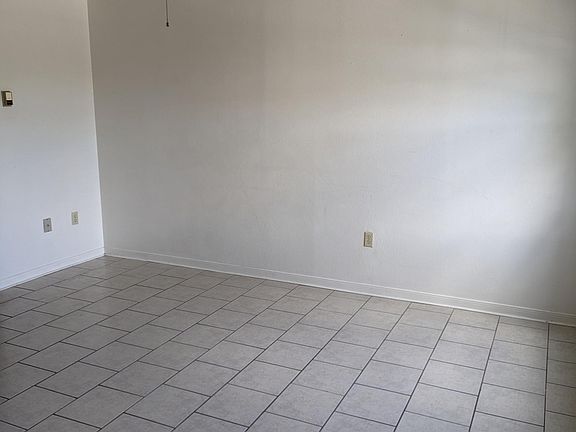 5th image of 1304 Brown Dr #2