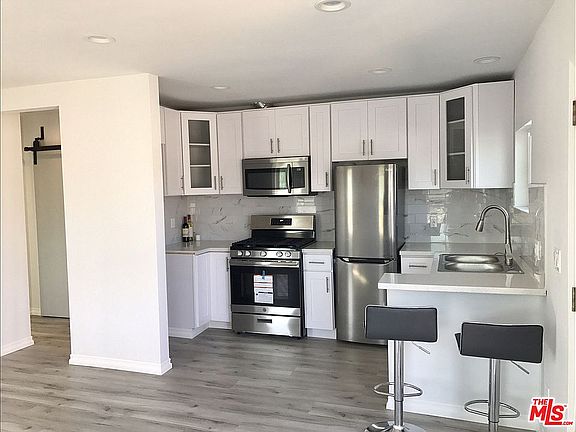5th image of 3121 Silver Lake Blvd