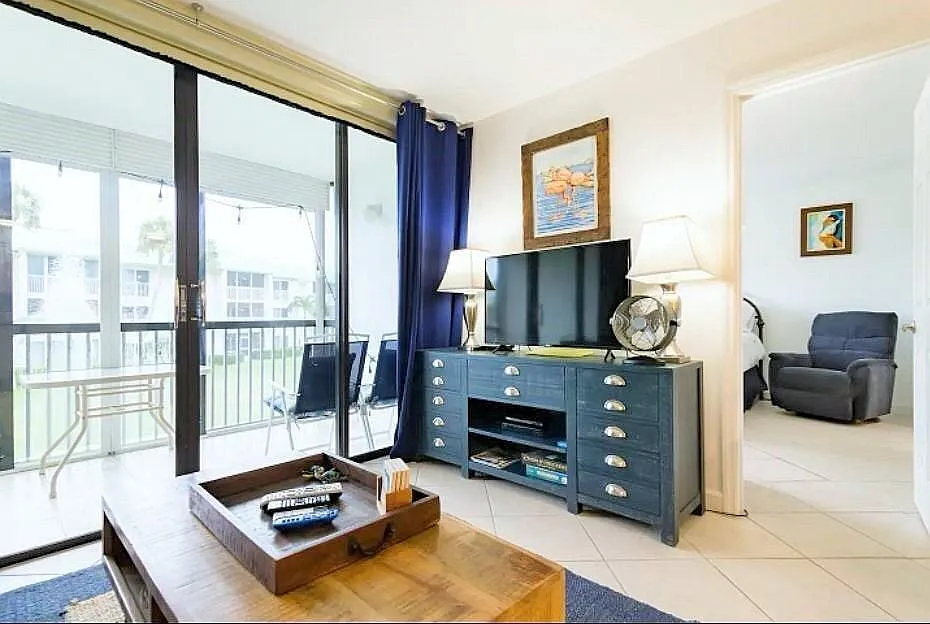 1 bed, 1.0 bath, 678 sqft, $1,900 — Photo 3
