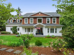 270 Eakin Dr NW, Bainbridge Island, WA 98110