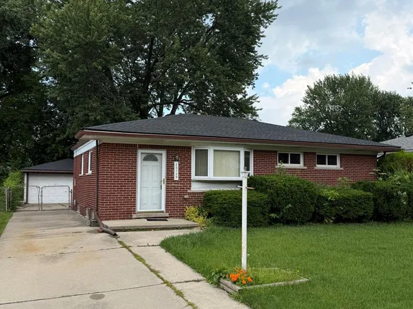 23739 Lakewood St, Saint Clair Shores, MI 48082