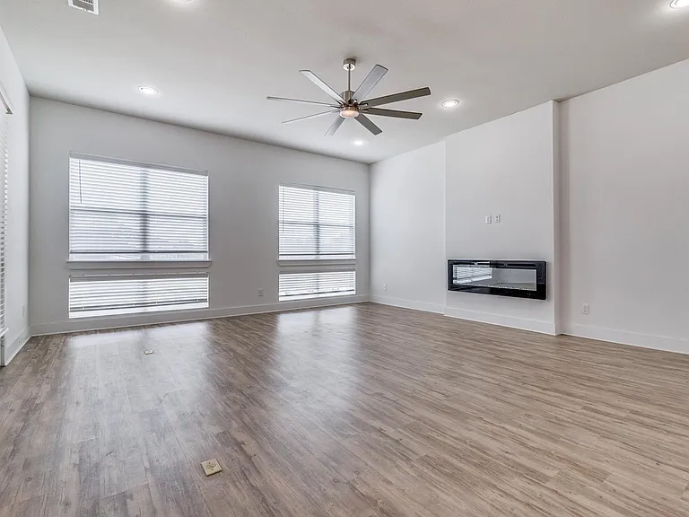 2633 La Altura Ln — Photo 8