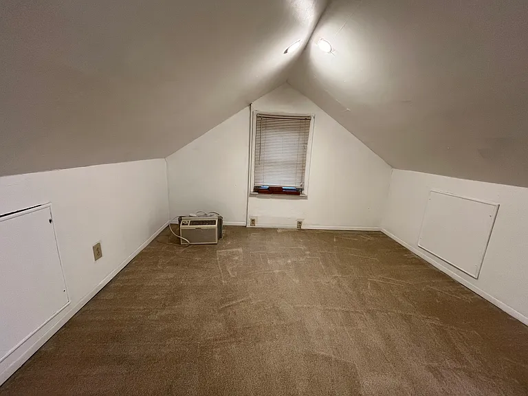 2950 Parker St — Photo 13