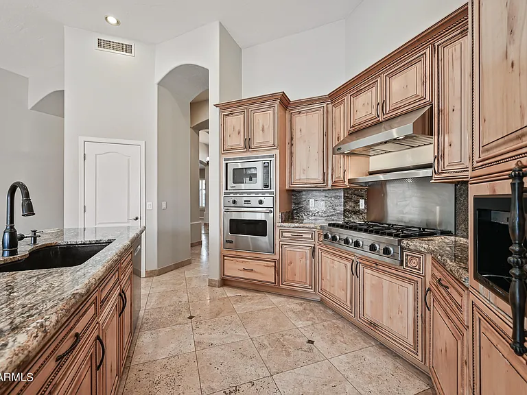 6057 E Campo Bello Dr — Photo 14