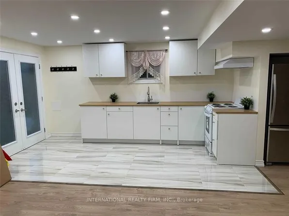 59 Frank Kelly Dr #Basement, East Gwillimbury, ON L9N 0V2