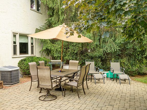 3rd image of 5598 Stover Ct