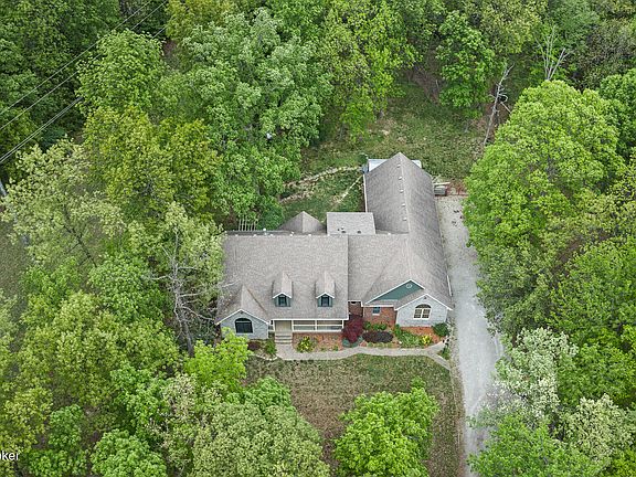 4th image of 180 Bowman Ct