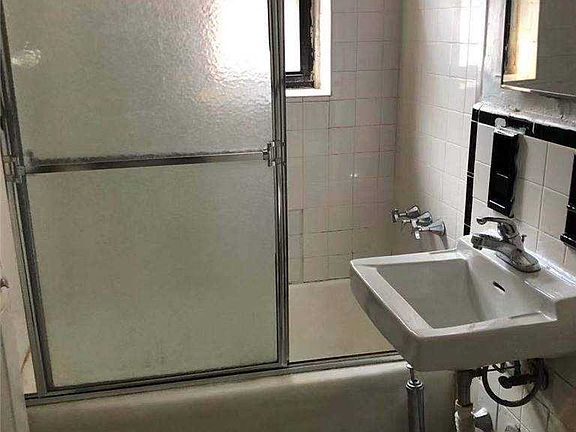 3rd image of 84-25 Elmhurst Ave #2I