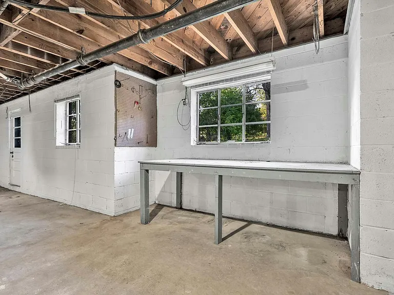 1112 Violet Dr — Photo 21