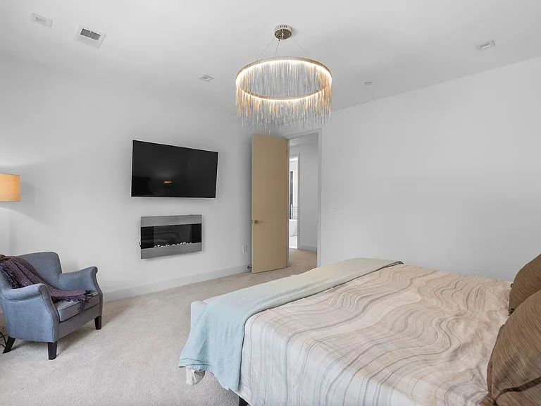 6010 Wilmett Rd — Photo 31