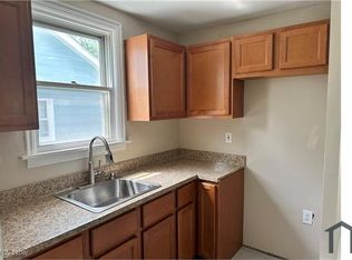 3759 Northampton Rd, Cleveland Heights, OH 44121