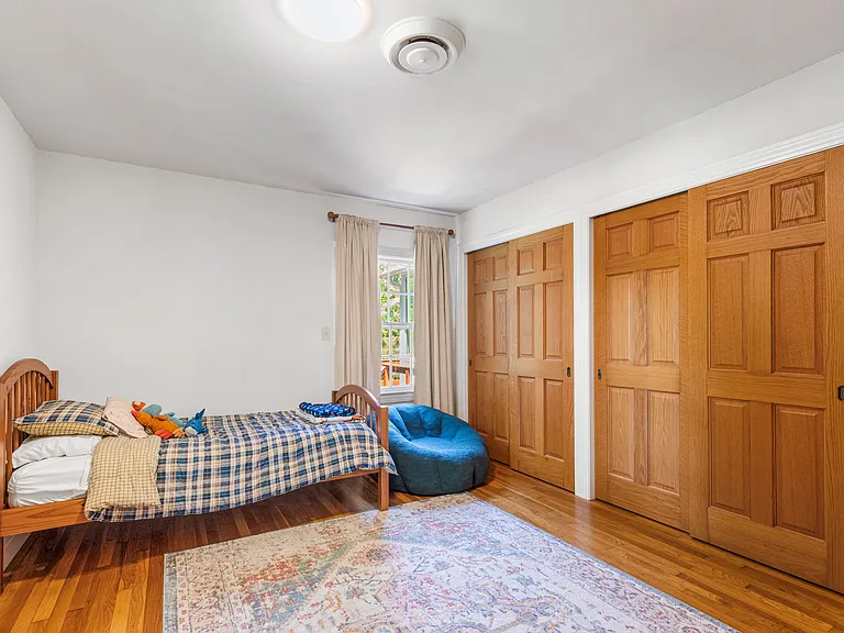 355 Pearse Rd — Photo 42