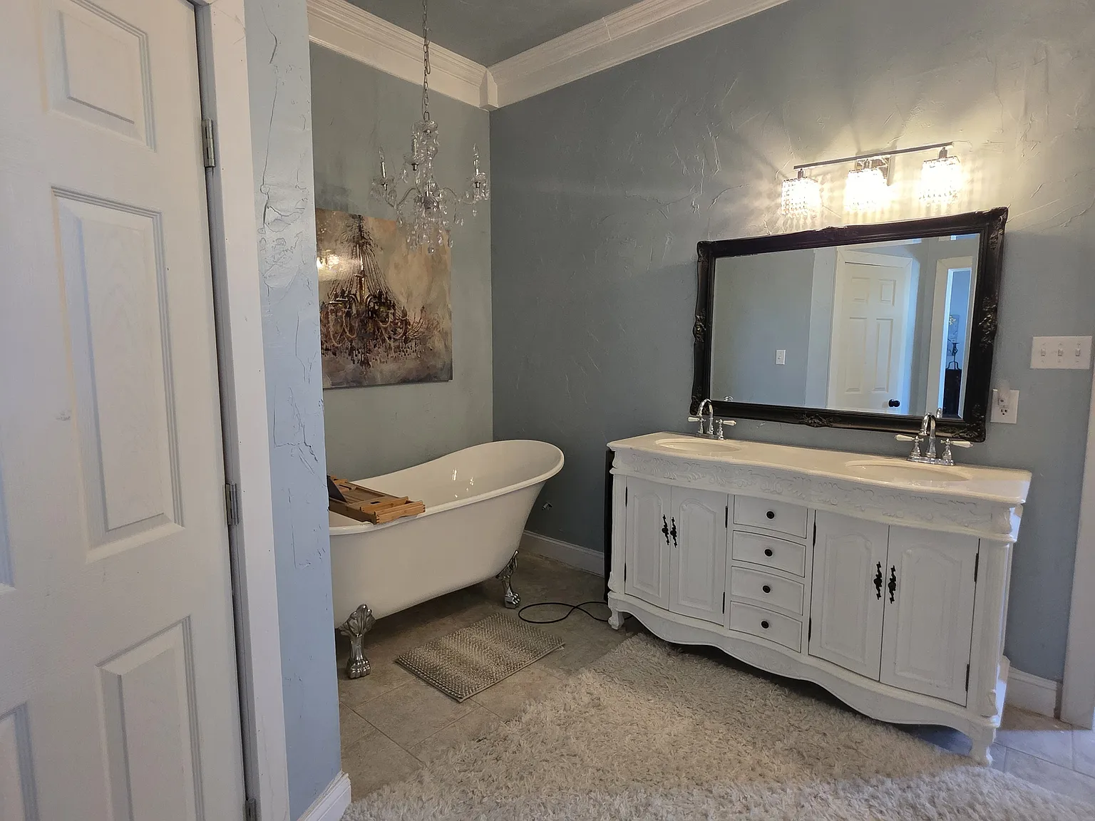 4 bed, 4.5 bath, $850 — Photo 2