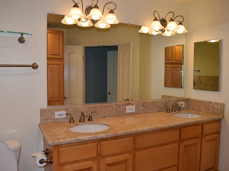 4450 Cedarglen Ct — Photo 17