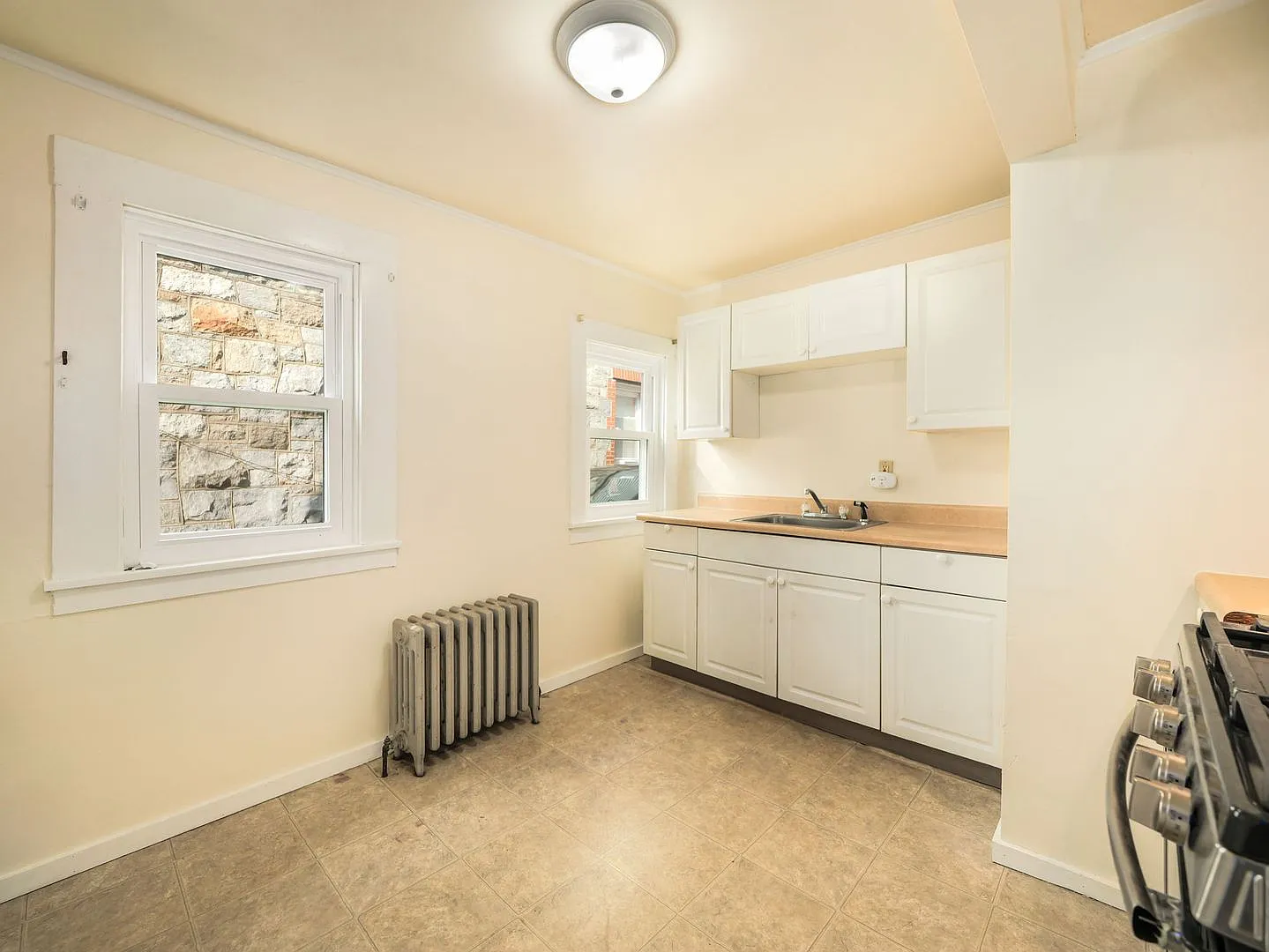 44 Center St — Photo 4