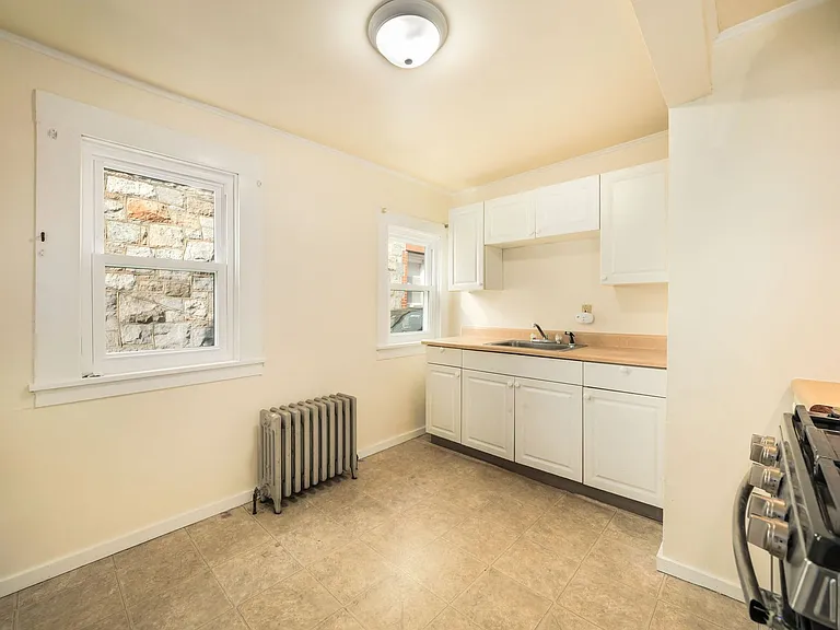 44 Center St — Photo 15