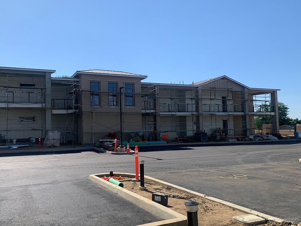 1st image of 210 Pinon St #1