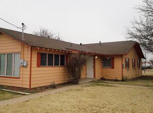 909 Avenue C, Olton, TX 79064