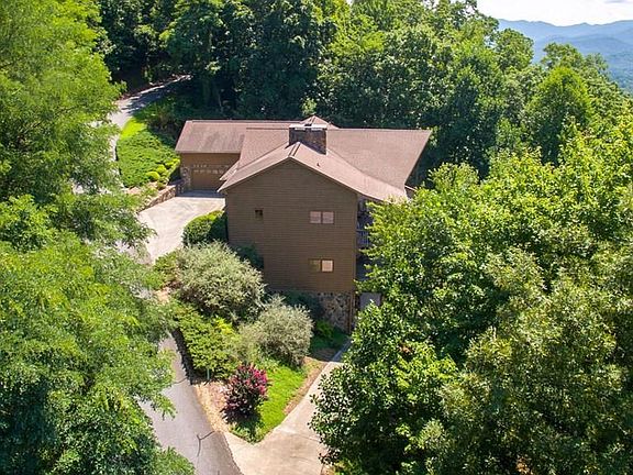 3rd image of 502 Grandview Dr