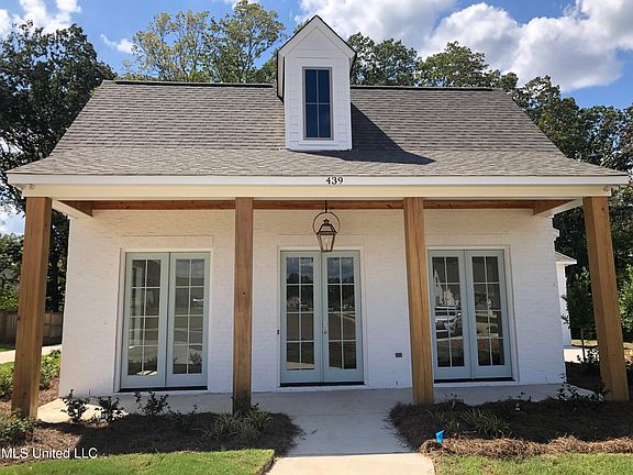 3rd image of 439 Crossvine Pl