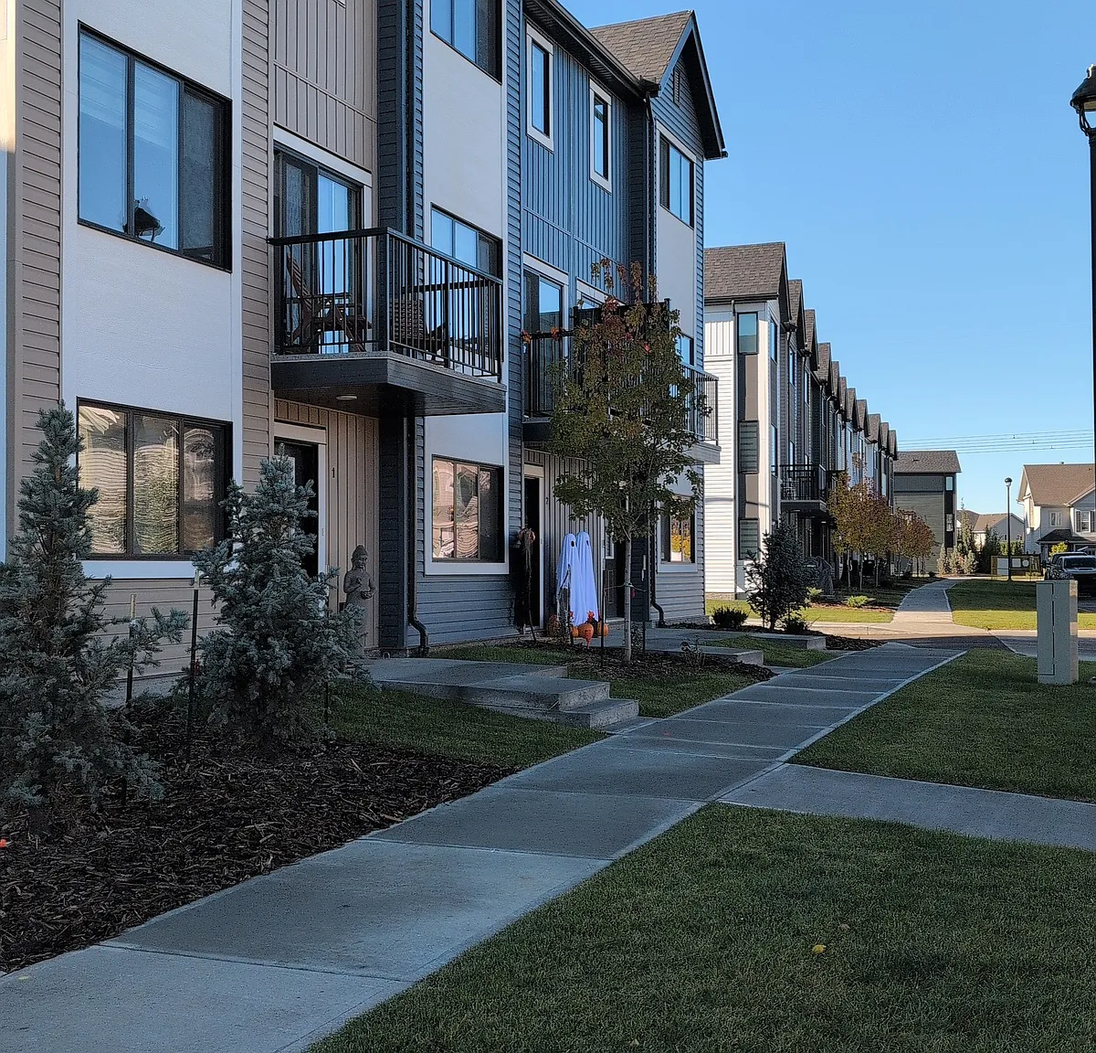 2035 Chalmers Way SW — Photo 2