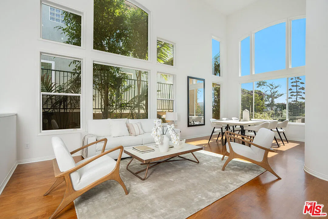 4 bed, 3.0 bath, 2781 sqft, $10,000 — Photo 3