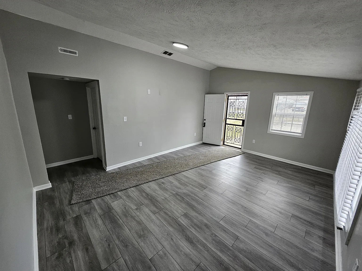 5221 Melrose Avenue - 1 — Photo 4
