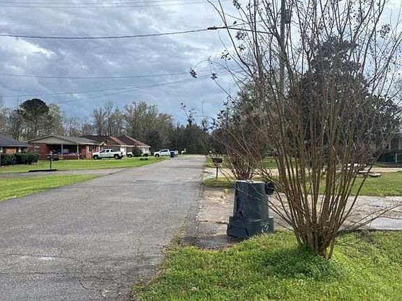 5th image of 209 Harrell Ave