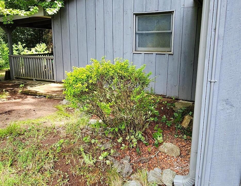 2nd image of 190 Long Branch Rd