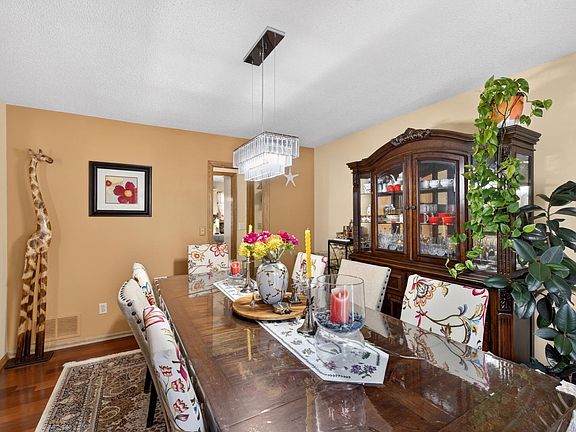 5th image of 2717 59th St NW