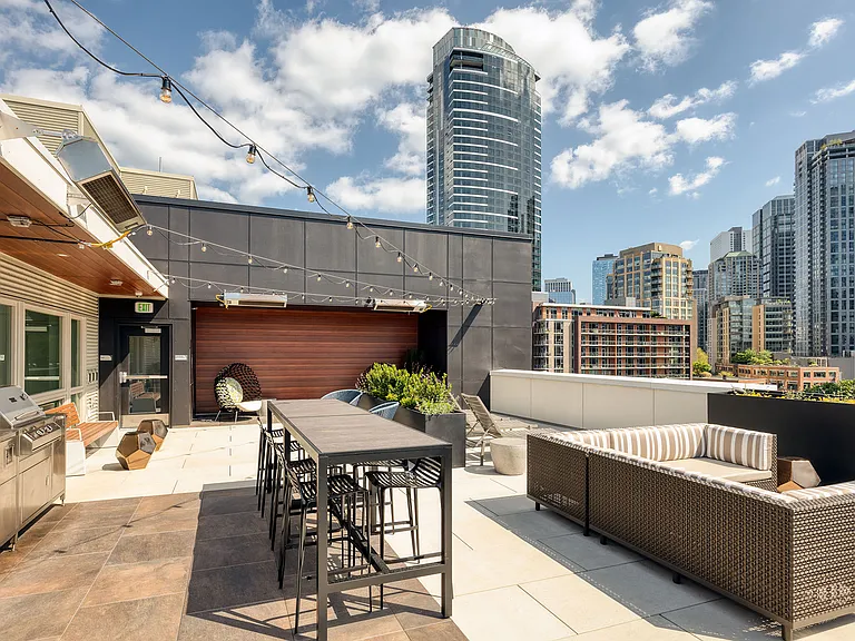 910 John St — Photo 27