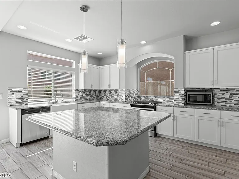 10116 Cascadia Creek St — Photo 18