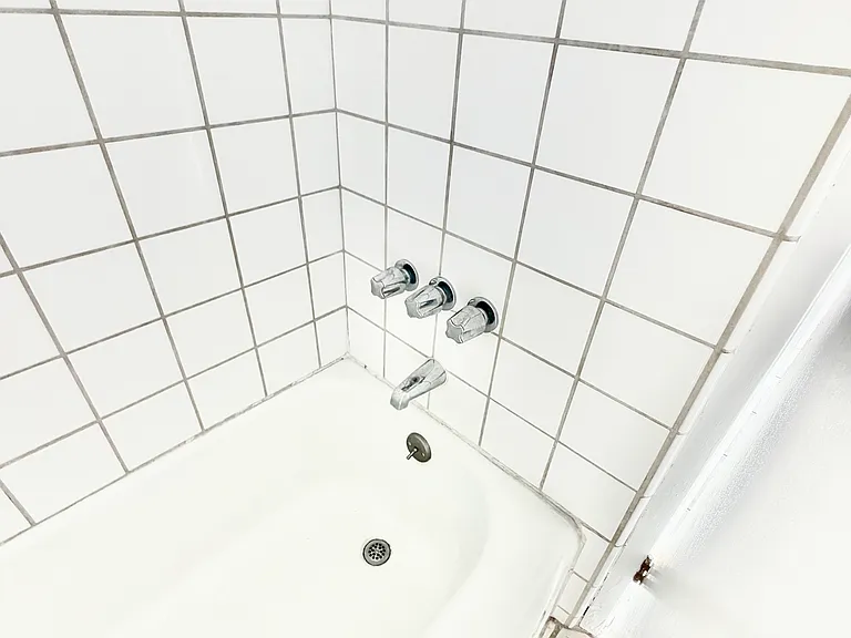 1828 S Rimpau Blvd — Photo 10