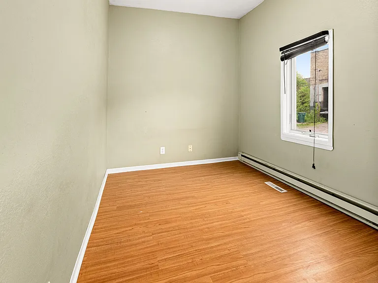 315 N 14th Ave E #1 — Photo 11