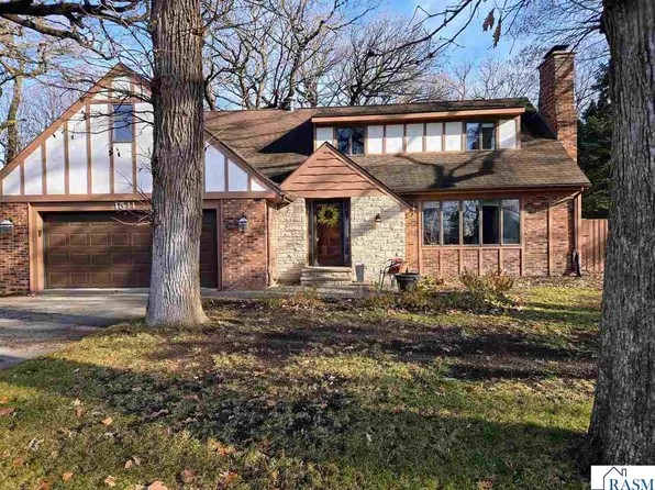 1511 Crestwood Ln, New Ulm, MN 56073