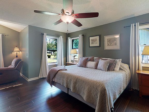 4th image of 829 Wicklow Ct