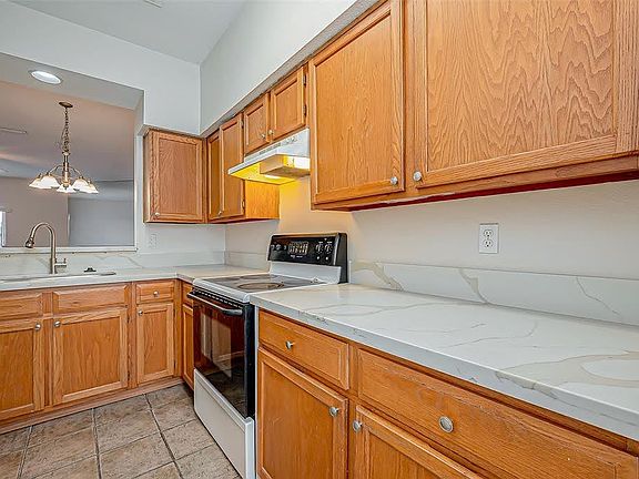 4th image of 7729 Cambridge St #7729