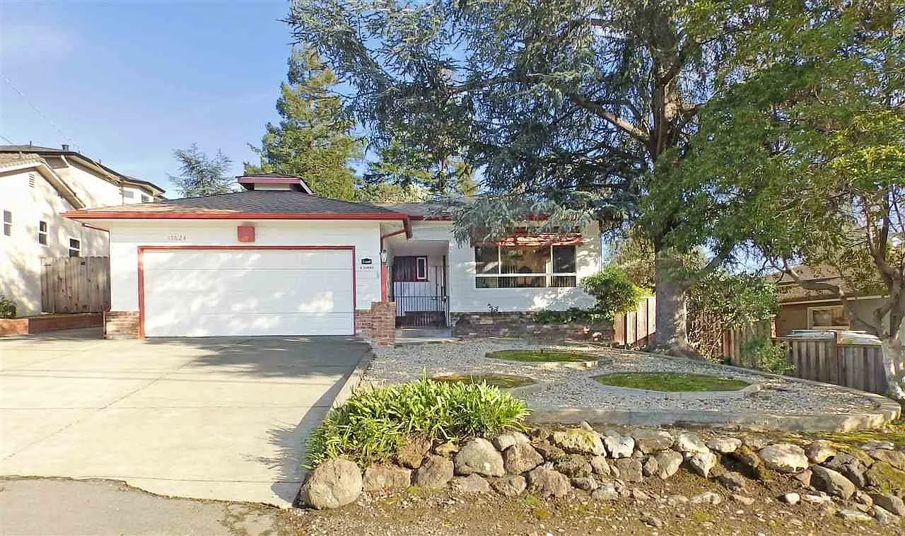 17624 Walnut Rd photo 1