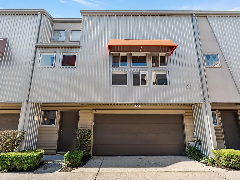 349 Sydnor St — Photo 2