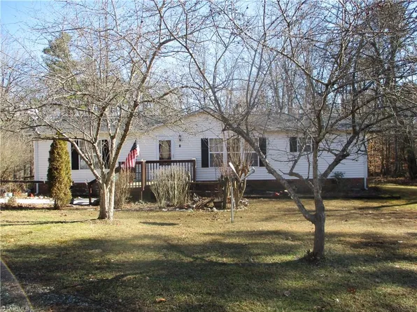 1015 Phillips Mill Rd, Pinnacle, NC 27043