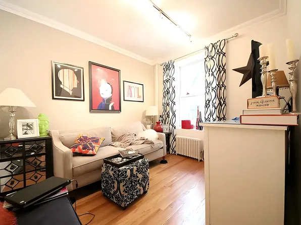10 Morton St APT 3e, New York, NY 10014