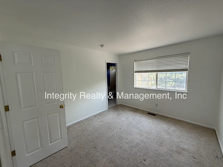 312 W Jamison Pl #5 — Photo 8