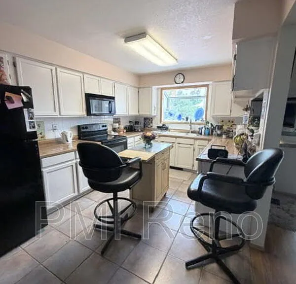 744 Diogenes Dr #1 — Photo 8