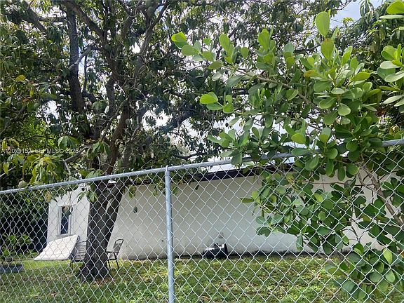 3rd image of 1220 S 29th Ave