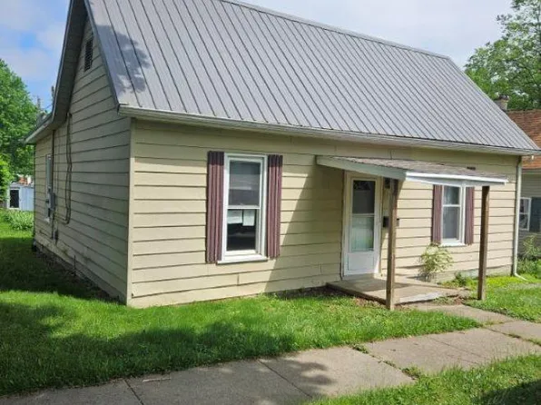 319 W Vine St, Mitchell, IN 47446