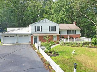 376 Shore Rd, Old Lyme, CT 06371