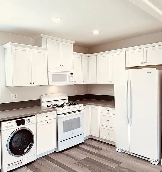 1163 N Raymond Ave #6 — Photo 11